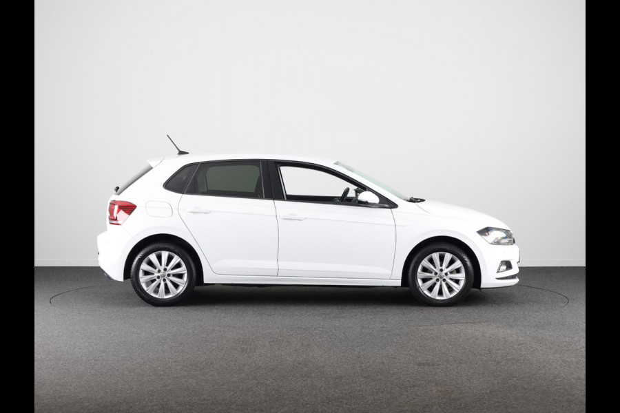 Volkswagen Polo 1.0 TSI Highline 95 PK | Navigatie | Parkeersensoren | Digitaal dashboard
