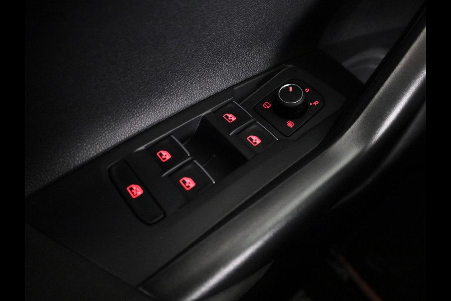 Volkswagen Polo 1.0 TSI Highline 95 PK | Navigatie | Parkeersensoren | Digitaal dashboard