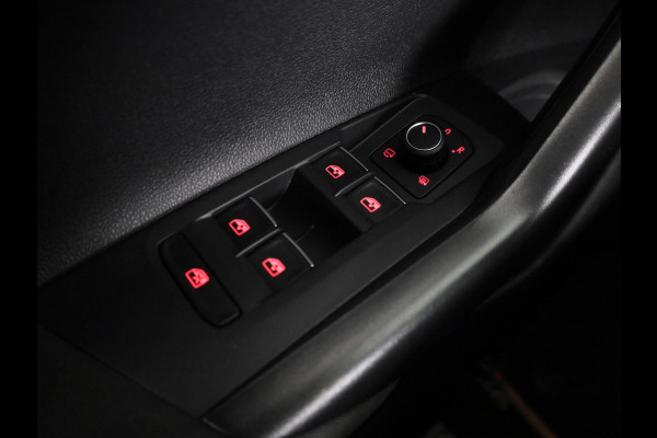 Volkswagen Polo 1.0 TSI Highline 95 PK | Navigatie | Parkeersensoren | Digitaal dashboard