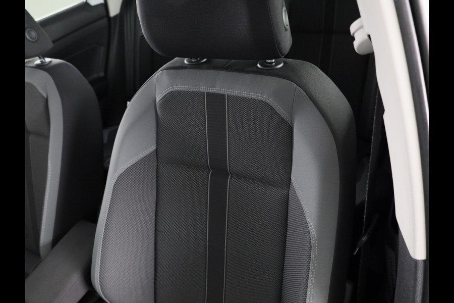 Volkswagen Polo 1.0 TSI Highline 95 PK | Navigatie | Parkeersensoren | Digitaal dashboard