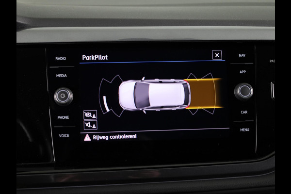 Volkswagen Polo 1.0 TSI Highline 95 PK | Navigatie | Parkeersensoren | Digitaal dashboard