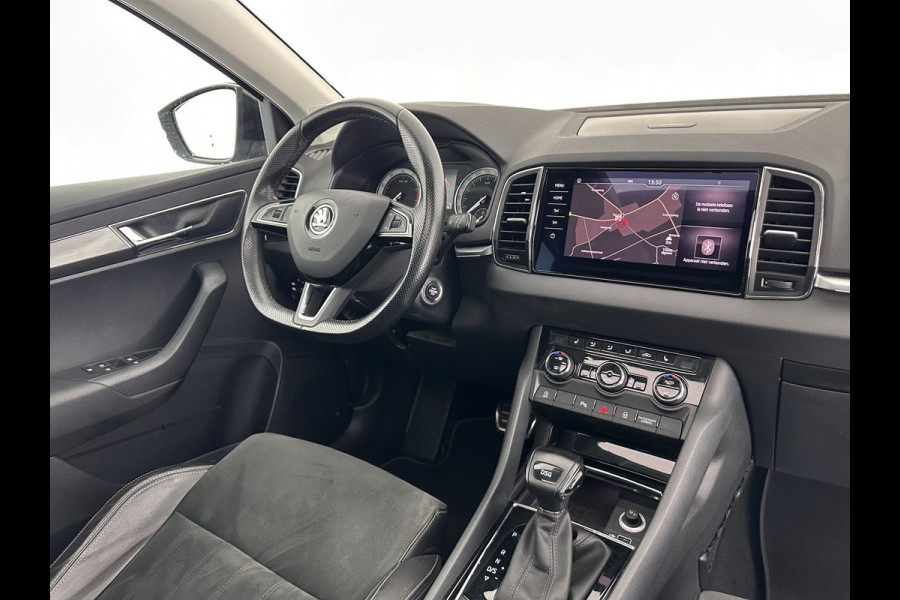 Škoda Karoq 1.5 TSI ACT Business Edition Aut. *PANO | LEATHER-ALCANTARA  | FULL-LED | NAVI-FULLMAP | KEYLESS | COMFORT-SEATS | CAMERA | DAB+ | ECC | HEATED-SEATS | PDC | CRUISE  | TOWBAR | CARPLAY | 18''ALU*