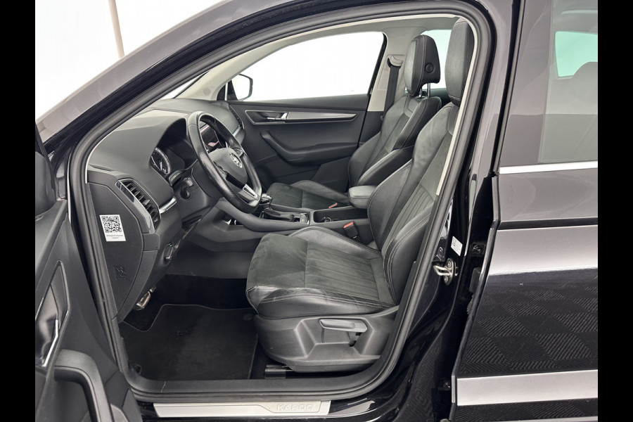 Škoda Karoq 1.5 TSI ACT Business Edition Aut. *PANO | LEATHER-ALCANTARA  | FULL-LED | NAVI-FULLMAP | KEYLESS | COMFORT-SEATS | CAMERA | DAB+ | ECC | HEATED-SEATS | PDC | CRUISE  | TOWBAR | CARPLAY | 18''ALU*