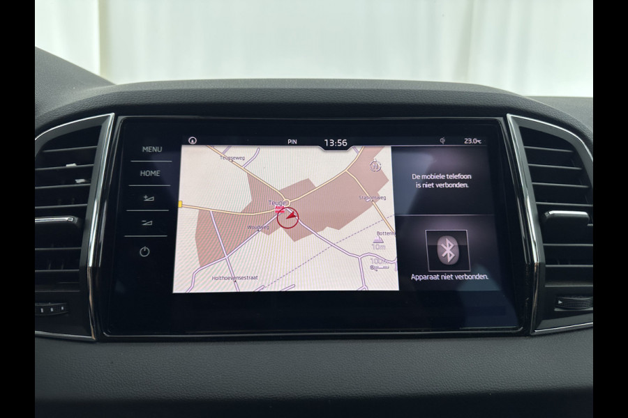 Škoda Karoq 1.5 TSI ACT Business Edition Aut. *PANO | LEATHER-ALCANTARA  | FULL-LED | NAVI-FULLMAP | KEYLESS | COMFORT-SEATS | CAMERA | DAB+ | ECC | HEATED-SEATS | PDC | CRUISE  | TOWBAR | CARPLAY | 18''ALU*