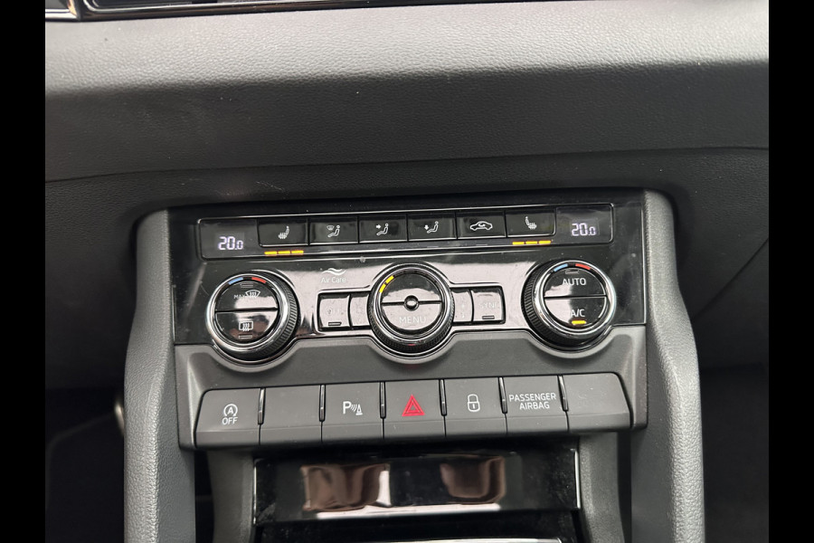 Škoda Karoq 1.5 TSI ACT Business Edition Aut. *PANO | LEATHER-ALCANTARA  | FULL-LED | NAVI-FULLMAP | KEYLESS | COMFORT-SEATS | CAMERA | DAB+ | ECC | HEATED-SEATS | PDC | CRUISE  | TOWBAR | CARPLAY | 18''ALU*