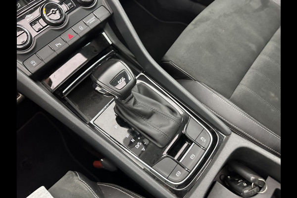 Škoda Karoq 1.5 TSI ACT Business Edition Aut. *PANO | LEATHER-ALCANTARA  | FULL-LED | NAVI-FULLMAP | KEYLESS | COMFORT-SEATS | CAMERA | DAB+ | ECC | HEATED-SEATS | PDC | CRUISE  | TOWBAR | CARPLAY | 18''ALU*