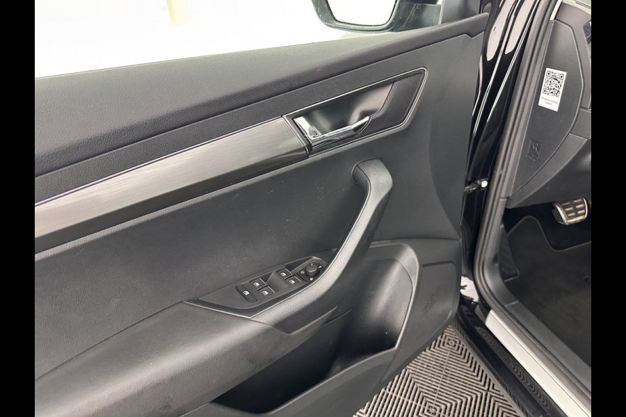Škoda Karoq 1.5 TSI ACT Business Edition Aut. *PANO | LEATHER-ALCANTARA  | FULL-LED | NAVI-FULLMAP | KEYLESS | COMFORT-SEATS | CAMERA | DAB+ | ECC | HEATED-SEATS | PDC | CRUISE  | TOWBAR | CARPLAY | 18''ALU*
