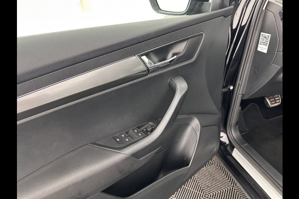 Škoda Karoq 1.5 TSI ACT Business Edition Aut. *PANO | LEATHER-ALCANTARA  | FULL-LED | NAVI-FULLMAP | KEYLESS | COMFORT-SEATS | CAMERA | DAB+ | ECC | HEATED-SEATS | PDC | CRUISE  | TOWBAR | CARPLAY | 18''ALU*