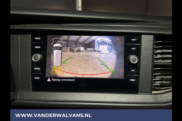Volkswagen Transporter 2.0 TDI 150pk L2H1 Euro6 Airco | 2500kg Trekhaak | 2x Zijdeur | Camera | Bijrijdersbank | Navigatie Apple carplay, android auto, cruisecontrol, parkeersensoren