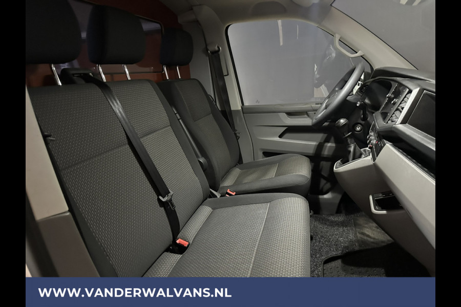 Volkswagen Transporter 2.0 TDI 150pk L2H1 Euro6 Airco | 2500kg Trekhaak | 2x Zijdeur | Camera | Bijrijdersbank | Navigatie Apple carplay, android auto, cruisecontrol, parkeersensoren