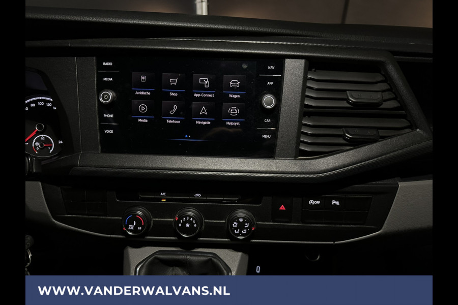 Volkswagen Transporter 2.0 TDI 150pk L2H1 Euro6 Airco | 2500kg Trekhaak | 2x Zijdeur | Camera | Bijrijdersbank | Navigatie Apple carplay, android auto, cruisecontrol, parkeersensoren