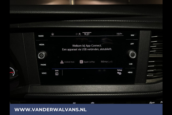 Volkswagen Transporter 2.0 TDI 150pk L2H1 Euro6 Airco | 2500kg Trekhaak | 2x Zijdeur | Camera | Bijrijdersbank | Navigatie Apple carplay, android auto, cruisecontrol, parkeersensoren