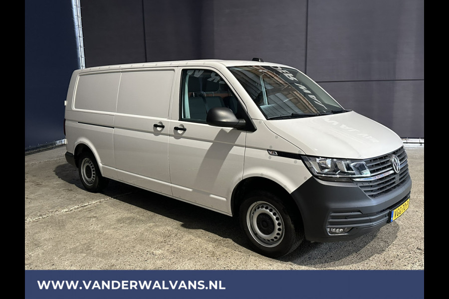 Volkswagen Transporter 2.0 TDI 150pk L2H1 Euro6 Airco | 2500kg Trekhaak | 2x Zijdeur | Camera | Bijrijdersbank | Navigatie Apple carplay, android auto, cruisecontrol, parkeersensoren
