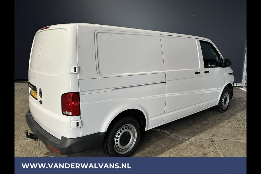 Volkswagen Transporter 2.0 TDI 150pk L2H1 Euro6 Airco | 2500kg Trekhaak | 2x Zijdeur | Camera | Bijrijdersbank | Navigatie Apple carplay, android auto, cruisecontrol, parkeersensoren