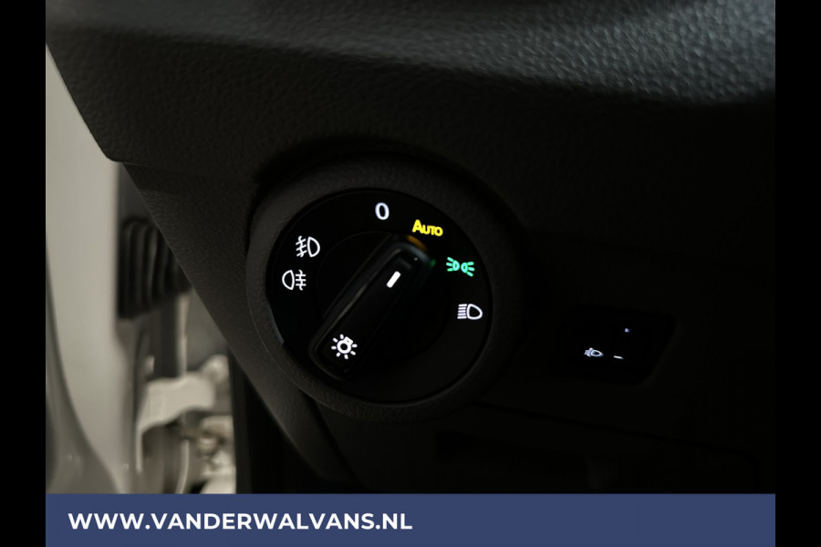 Volkswagen Transporter 2.0 TDI 150pk L2H1 Euro6 Airco | 2500kg Trekhaak | 2x Zijdeur | Camera | Bijrijdersbank | Navigatie Apple carplay, android auto, cruisecontrol, parkeersensoren