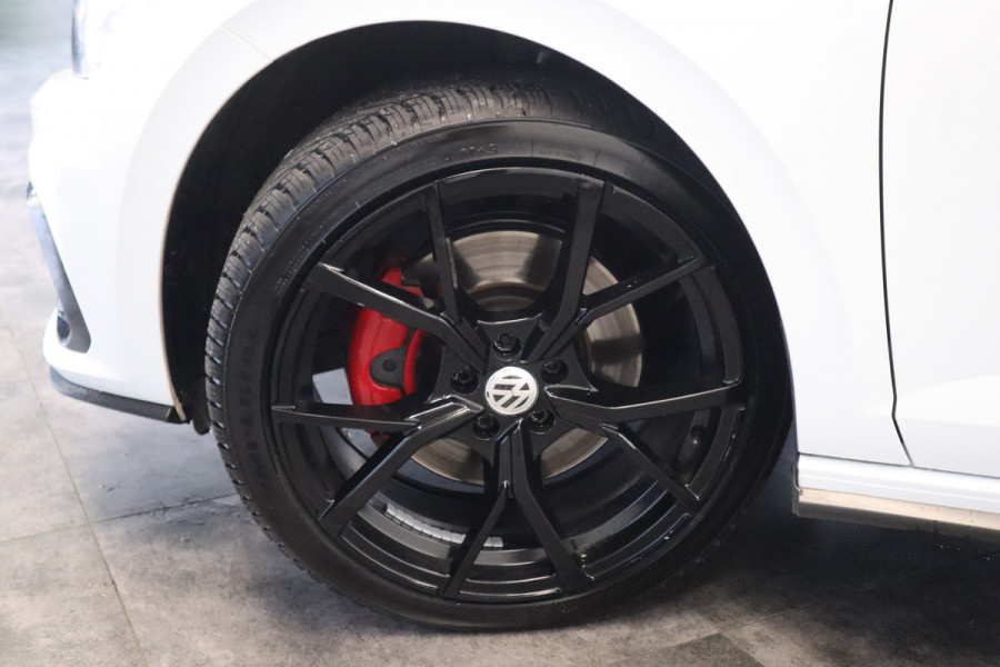 Volkswagen Polo 2.0 TSI GTI Adaptive-Cruise 18''lmv Panoramadak NL-Auto 24 maanden garantie mogelijk (*vraag naar de voorwaarden)