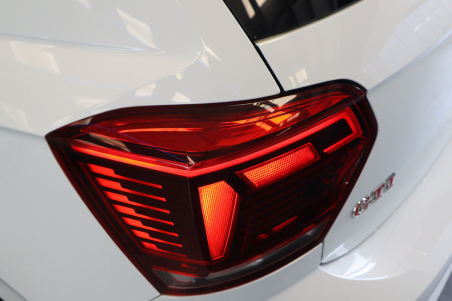 Volkswagen Polo 2.0 TSI GTI Adaptive-Cruise 18''lmv Panoramadak NL-Auto 24 maanden garantie mogelijk (*vraag naar de voorwaarden)