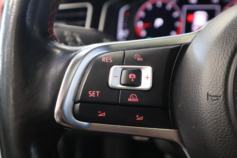 Volkswagen Polo 2.0 TSI GTI Adaptive-Cruise 18''lmv Panoramadak NL-Auto 24 maanden garantie mogelijk (*vraag naar de voorwaarden)