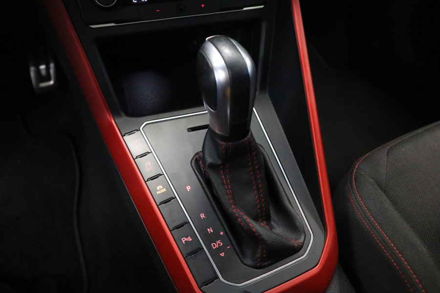 Volkswagen Polo 2.0 TSI GTI Adaptive-Cruise 18''lmv Panoramadak NL-Auto 24 maanden garantie mogelijk (*vraag naar de voorwaarden)