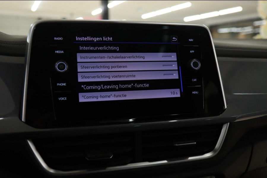 Volkswagen T-Roc 1.5 TSI Life/PANO/KEYLESS/ACC/LANE ASSIST/STOELVER/VOL