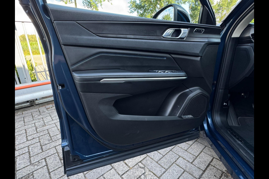 Lynk & Co 01 1.5 PLUGIN HYBRID / PANORAMADAK / CRUISE / CAMERA / NAVI / CARPLAY / ELEKTR. KLEP / DRAADL LADER / ECC / PDC