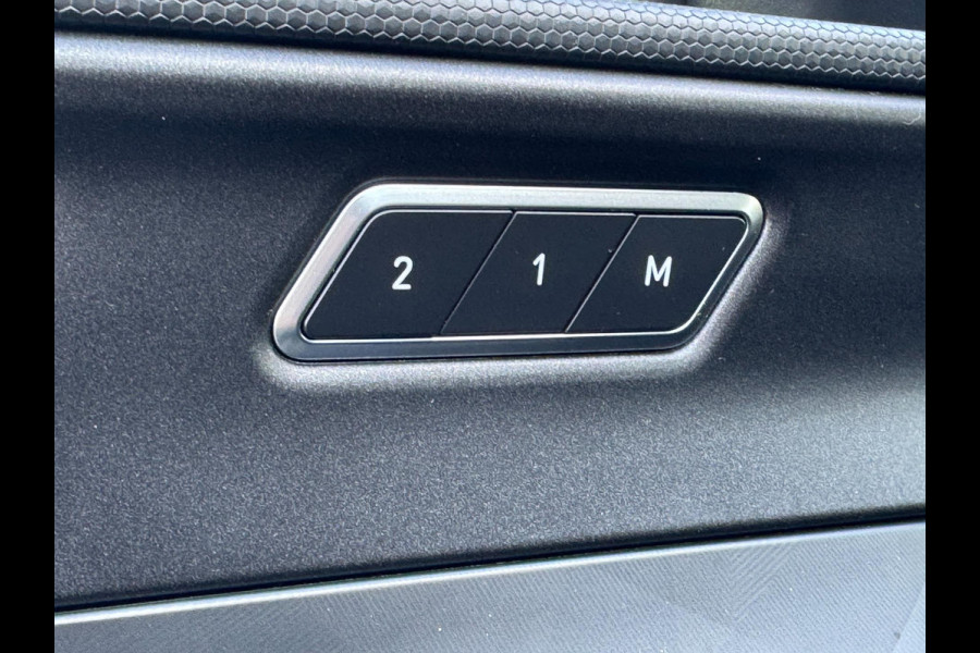 Lynk & Co 01 1.5 PLUGIN HYBRID / PANORAMADAK / CRUISE / CAMERA / NAVI / CARPLAY / ELEKTR. KLEP / DRAADL LADER / ECC / PDC