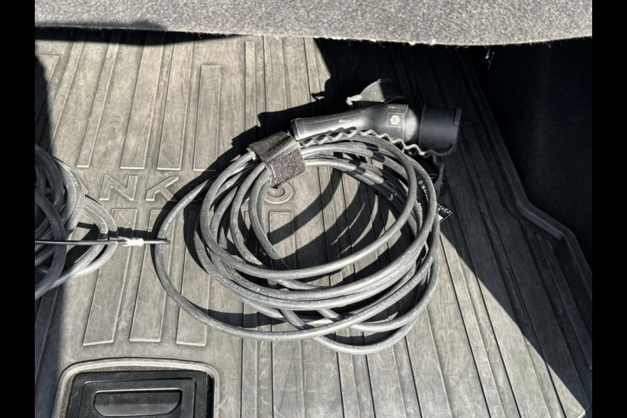 Lynk & Co 01 1.5 PLUGIN HYBRID / PANORAMADAK / CRUISE / CAMERA / NAVI / CARPLAY / ELEKTR. KLEP / DRAADL LADER / ECC / PDC