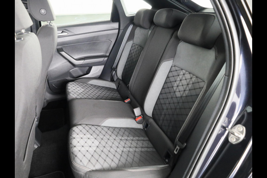 Volkswagen Taigo 1.0 TSI R-Line 116 pk Automaat (DSG) | Verlengde garantie | Navigatie via App | Parkeersensoren | LED koplampen | Black Style pakket | R-Line |