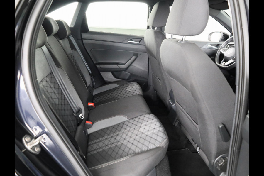 Volkswagen Taigo 1.0 TSI R-Line 116 pk Automaat (DSG) | Verlengde garantie | Navigatie via App | Parkeersensoren | LED koplampen | Black Style pakket | R-Line |