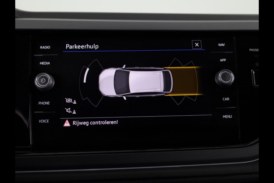 Volkswagen Taigo 1.0 TSI R-Line 116 pk Automaat (DSG) | Verlengde garantie | Navigatie via App | Parkeersensoren | LED koplampen | Black Style pakket | R-Line |