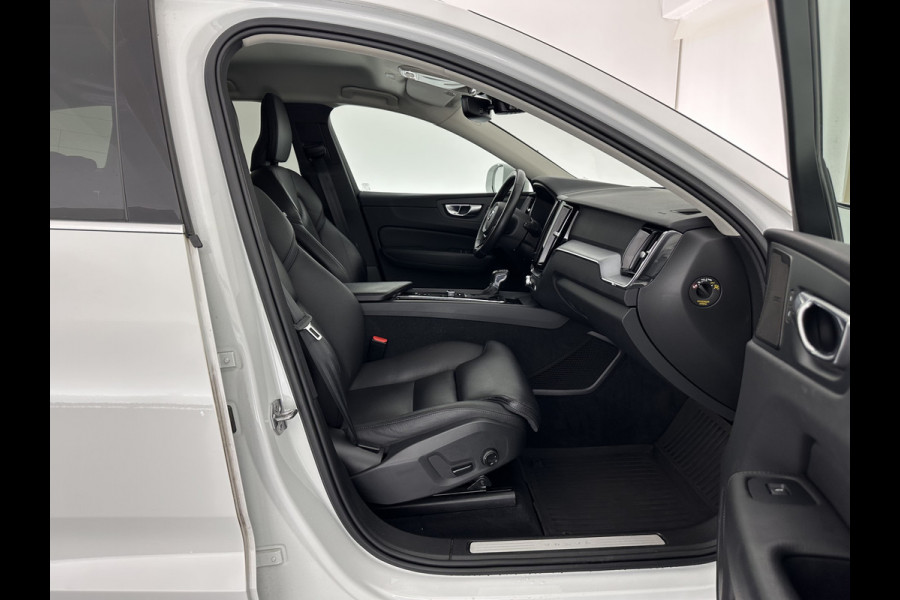 Volvo XC60 2.0 D4 Momentum Pro (INCL-BTW) Aut.*LUXURY-LEATHER | HARMAN/KARDON-AUDIO | HEATED-SPORTSEATS | NAVI-FULLMAP | CRUISE | CAMERA | LANE-ASSIST | BLIS | PDC | ECC | CARPLAY | DIGI-COCKPIT | SIPS | TOWBAR | 18''ALU*