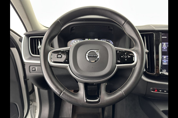 Volvo XC60 2.0 D4 Momentum Pro (INCL-BTW) Aut.*LUXURY-LEATHER | HARMAN/KARDON-AUDIO | HEATED-SPORTSEATS | NAVI-FULLMAP | CRUISE | CAMERA | LANE-ASSIST | BLIS | PDC | ECC | CARPLAY | DIGI-COCKPIT | SIPS | TOWBAR | 18''ALU*