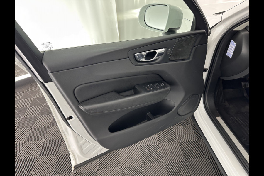 Volvo XC60 2.0 D4 Momentum Pro (INCL-BTW) Aut.*LUXURY-LEATHER | HARMAN/KARDON-AUDIO | HEATED-SPORTSEATS | NAVI-FULLMAP | CRUISE | CAMERA | LANE-ASSIST | BLIS | PDC | ECC | CARPLAY | DIGI-COCKPIT | SIPS | TOWBAR | 18''ALU*