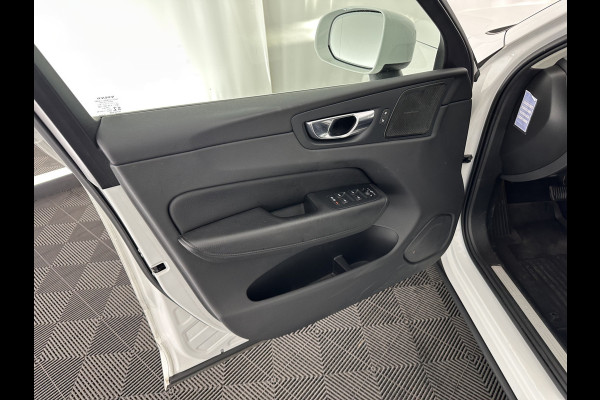 Volvo XC60 2.0 D4 Momentum Pro (INCL-BTW) Aut.*LUXURY-LEATHER | HARMAN/KARDON-AUDIO | HEATED-SPORTSEATS | NAVI-FULLMAP | CRUISE | CAMERA | LANE-ASSIST | BLIS | PDC | ECC | CARPLAY | DIGI-COCKPIT | SIPS | TOWBAR | 18''ALU*
