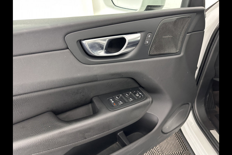 Volvo XC60 2.0 D4 Momentum Pro (INCL-BTW) Aut.*LUXURY-LEATHER | HARMAN/KARDON-AUDIO | HEATED-SPORTSEATS | NAVI-FULLMAP | CRUISE | CAMERA | LANE-ASSIST | BLIS | PDC | ECC | CARPLAY | DIGI-COCKPIT | SIPS | TOWBAR | 18''ALU*