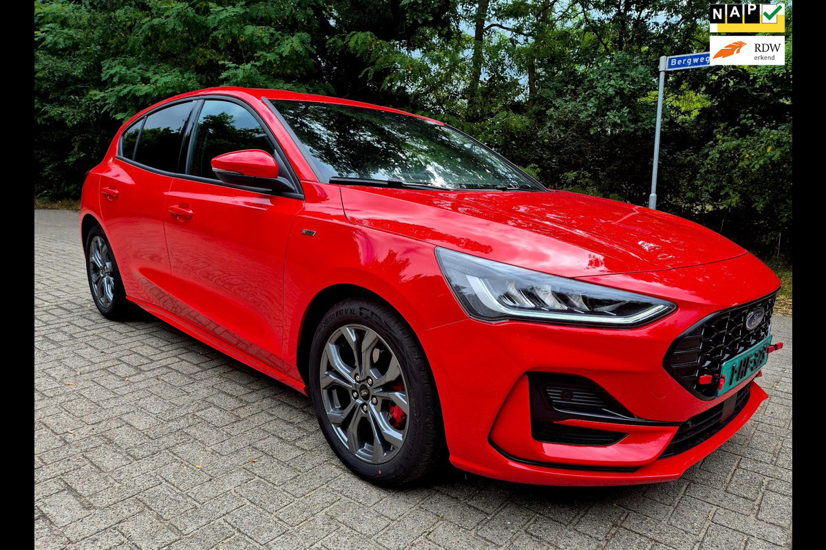 Ford Focus 1.0 EcoBoost Hybrid ST Line Ford Focus 1.0 EcoBoost Hybrid ST Line