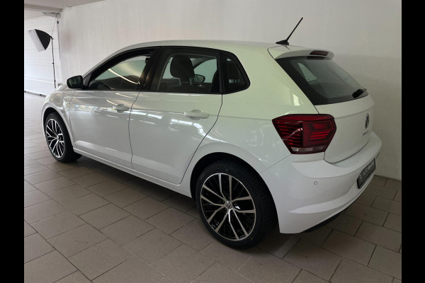 Volkswagen Polo 1.0 TSI Comfortline AIRCO NAVI CRUISE BLUETOOTH APPLE CARPLAY 17 INCH VELGEN ALL SEASON PDC ZEER NETTE AUTO