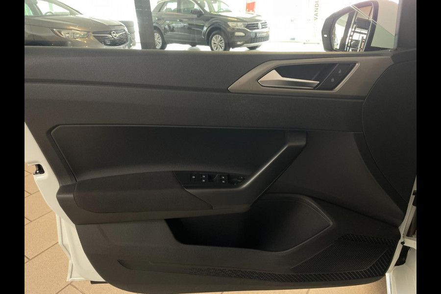 Volkswagen Polo 1.0 TSI Comfortline AIRCO NAVI CRUISE BLUETOOTH APPLE CARPLAY 17 INCH VELGEN ALL SEASON PDC ZEER NETTE AUTO