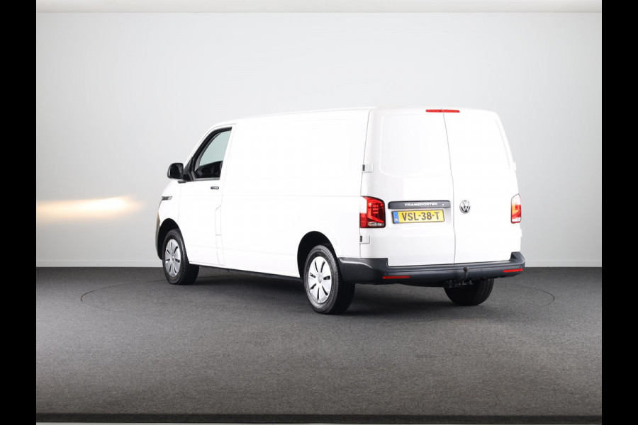 Volkswagen Transporter 2.0 TDI L2H1 28 150 pk | Airo | Trekhaak | Parkeersensoren | Elektr. spiegels (inklapbaar) |