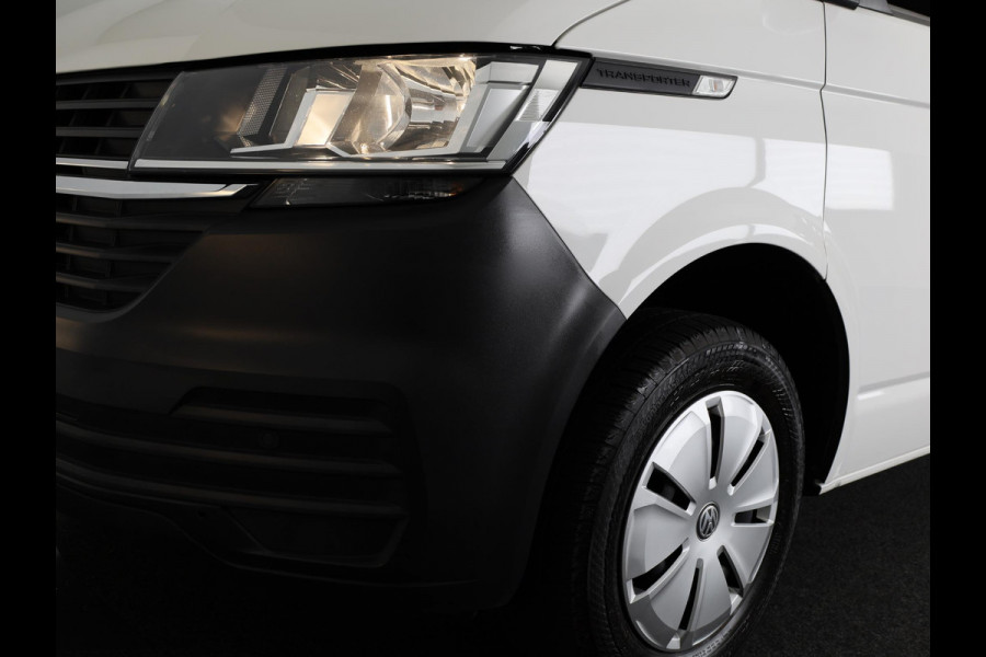 Volkswagen Transporter 2.0 TDI L2H1 28 150 pk | Airo | Trekhaak | Parkeersensoren | Elektr. spiegels (inklapbaar) |