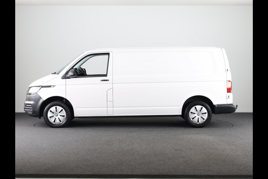 Volkswagen Transporter 2.0 TDI L2H1 28 150 pk | Airo | Trekhaak | Parkeersensoren | Elektr. spiegels (inklapbaar) |