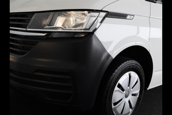 Volkswagen Transporter 2.0 TDI L2H1 28 150 pk | Airo | Trekhaak | Parkeersensoren | Elektr. spiegels (inklapbaar) |
