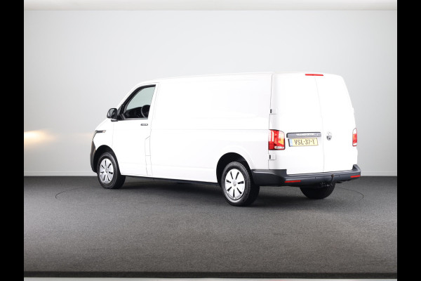 Volkswagen Transporter 2.0 TDI L2H1 28 150 pk | Airo | Trekhaak | Parkeersensoren | Elektr. spiegels (inklapbaar) |