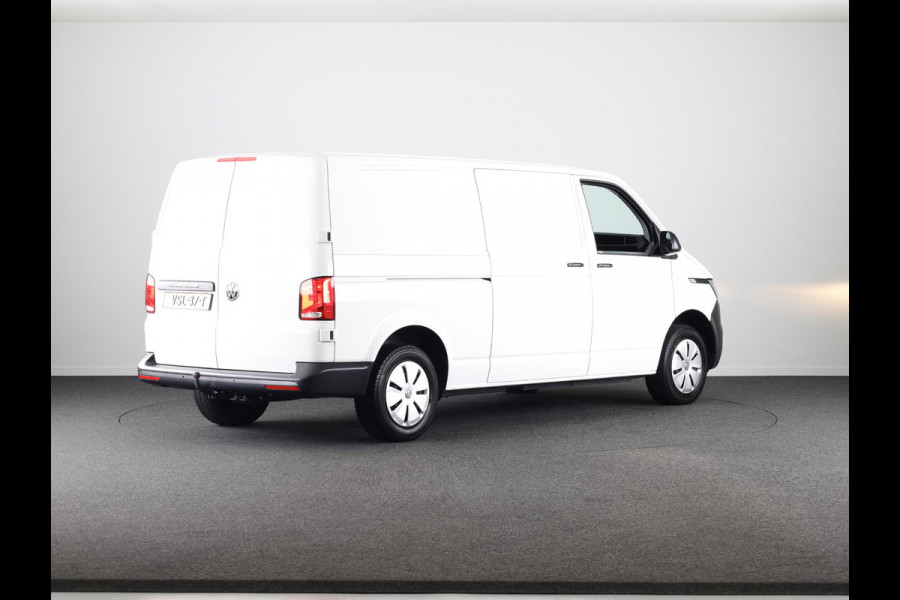 Volkswagen Transporter 2.0 TDI L2H1 28 150 pk | Airo | Trekhaak | Parkeersensoren | Elektr. spiegels (inklapbaar) |