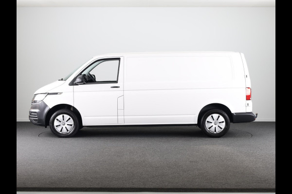Volkswagen Transporter 2.0 TDI L2H1 28 150 pk | Airo | Trekhaak | Parkeersensoren | Elektr. spiegels (inklapbaar) |