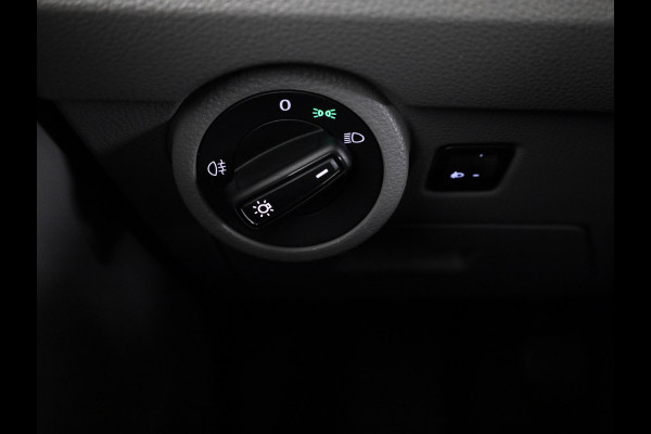 Volkswagen Transporter 2.0 TDI L2H1 28 150 pk | Airo | Trekhaak | Parkeersensoren | Elektr. spiegels (inklapbaar) |