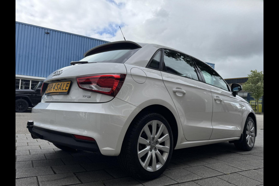 Audi A1 Sportback 1.4 -16V TFSI - Airco I Xenon I Sport velgen I Trekhaak I Dealer onderhouden