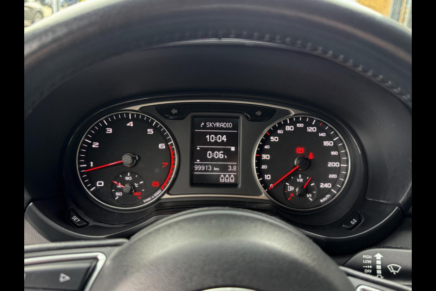 Audi A1 Sportback 1.4 -16V TFSI - Airco I Xenon I Sport velgen I Trekhaak I Dealer onderhouden