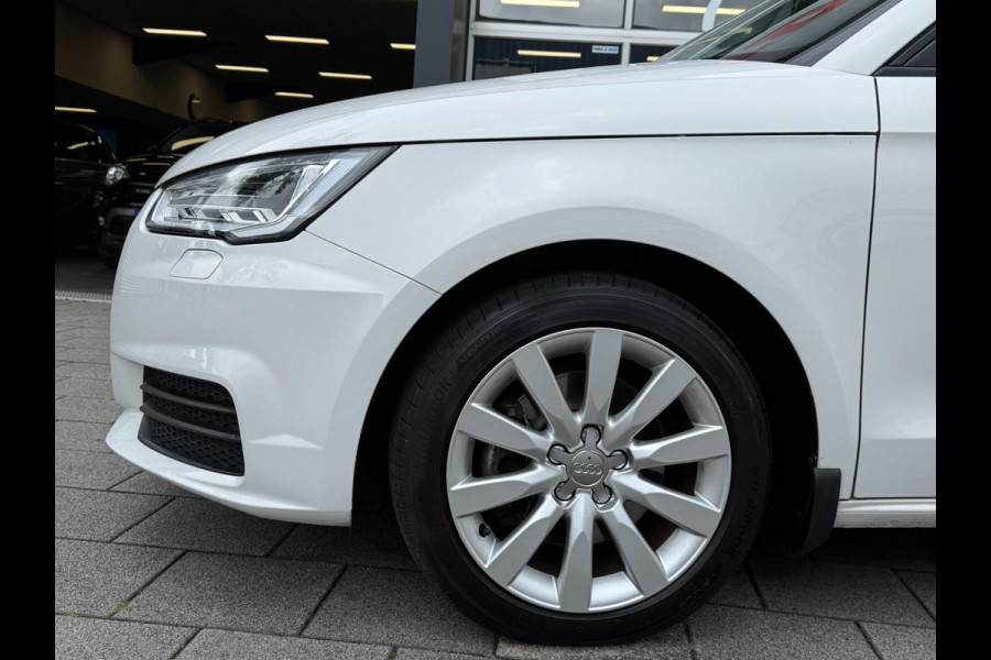 Audi A1 Sportback 1.4 -16V TFSI - Airco I Xenon I Sport velgen I Trekhaak I Dealer onderhouden