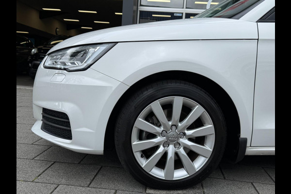 Audi A1 Sportback 1.4 -16V TFSI - Airco I Xenon I Sport velgen I Trekhaak I Dealer onderhouden